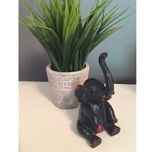 ✨ Urban Outfitters Elephant Figurine ✨